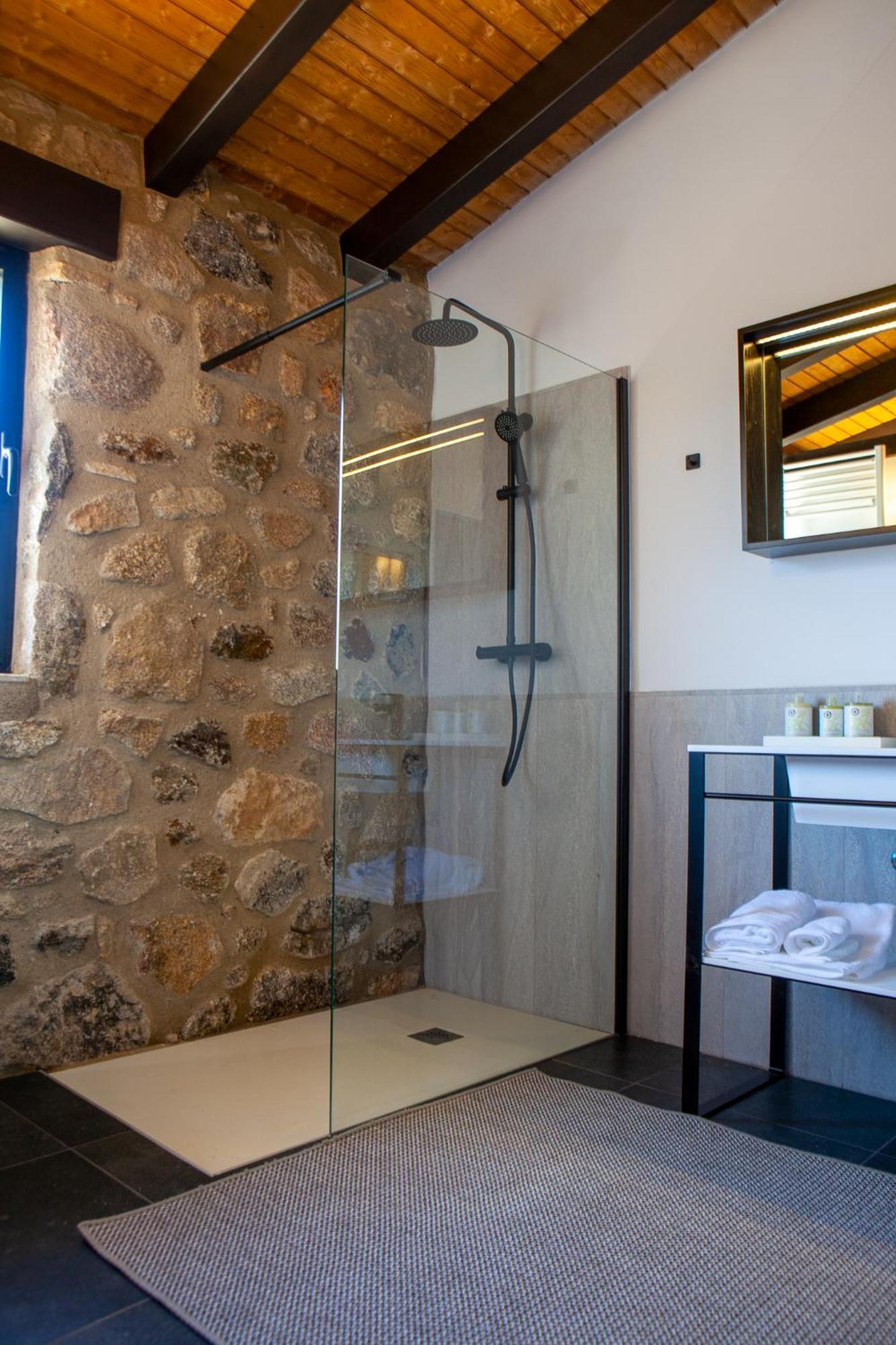 Aqua Et Oleum Hotel Villamiel Bilik gambar